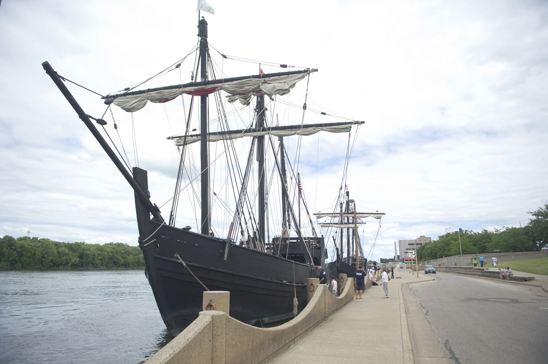 Columbus Ships 03